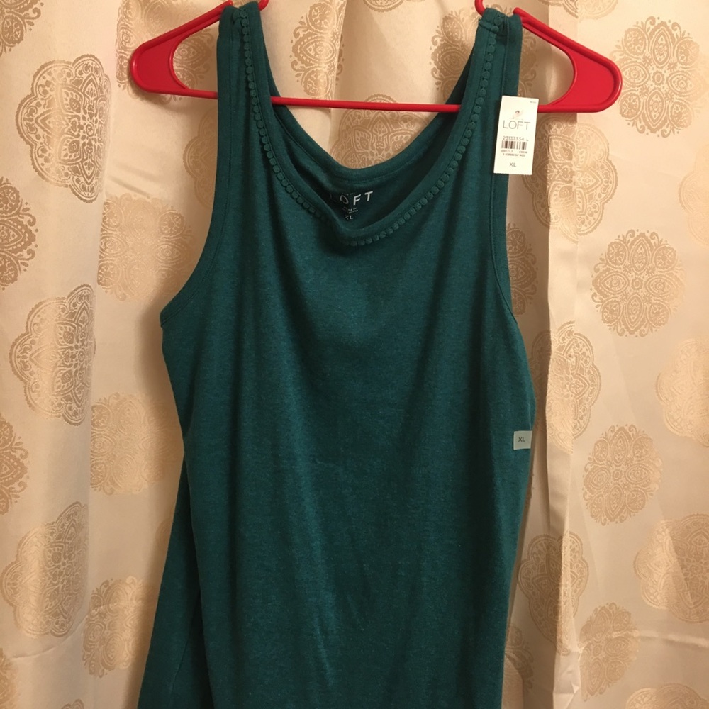 Loft Top green great with cardigan